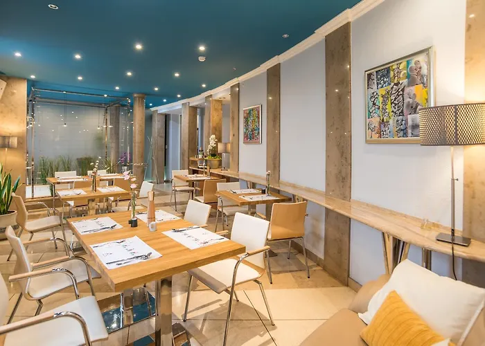 Blue Swan Aparthotel