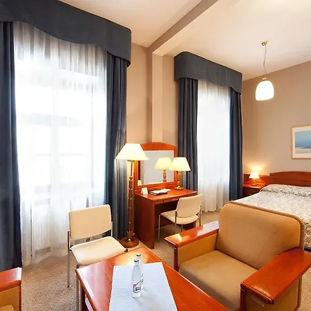 Blue Swan 3*