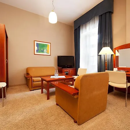 公寓式酒店 蓝天鹅酒店