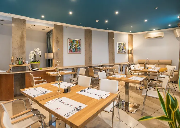 Apartahotel Blue Swan 4*