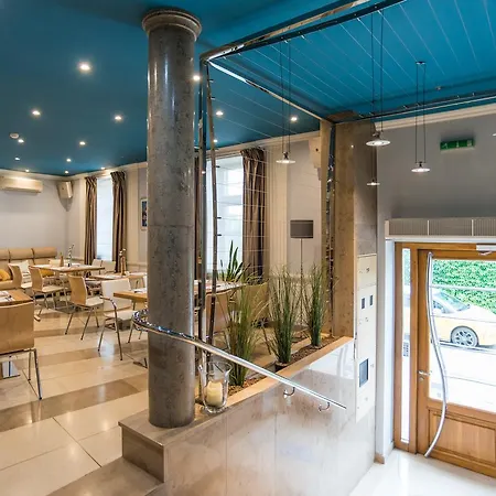 Blue Swan شقة فندقية 4*