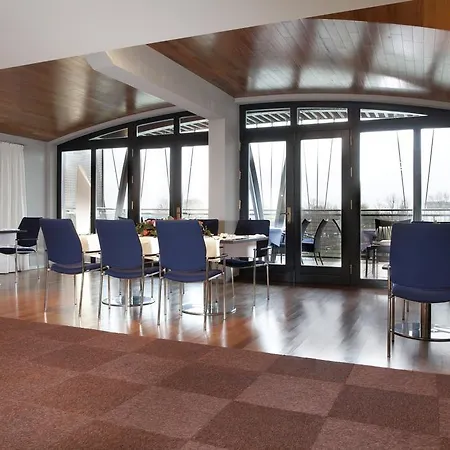 Blue Swan كراكوفيا