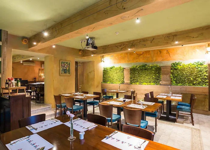 Aparthotel Blue Swan 4*